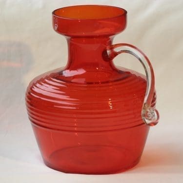 Riihimäen lasi Kleopatra maljakko, punainen, suunnittelija Tamara Aladin, suuri