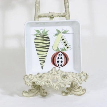 Arabia Pomona vihannesastia, käsinmaalattu, suunnittelija Raija Uosikkinen, käsinmaalattu, pieni