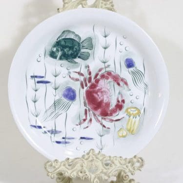 Arabia Crayfish lautanen, käsinmaalattu, suunnittelija Anja Juurikkala, käsinmaalattu