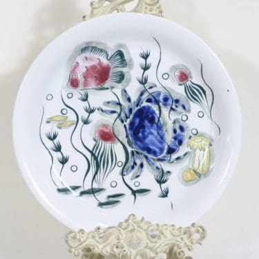 Arabia Crayfish lautanen, käsinmaalattu, suunnittelija Anja Juurikkala, käsinmaalattu