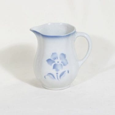 Arabia Nina kaadin, 0.5 l, suunnittelija , 0.5 l, puhalluskoriste