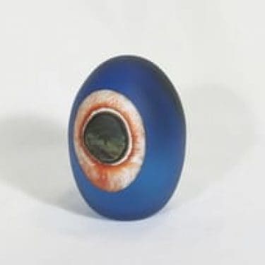 Nuutajärvi koristemuna, Turkinkanan muna, suunnittelija Oiva Toikka, Turkinkanan muna, signeerattu