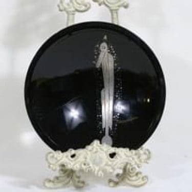 Kumela koristelautanen, signeerattu, suunnittelija Eero Sallinen|Sirkku Kumela Lehtonen, signeerattu, hopeakuvio