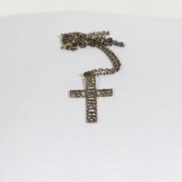 Turun Hopea Pitsi riipus/kaulakoru, pronssi, suunnittelija Pentti Sarpaneva, pronssi