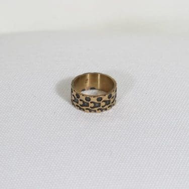 Turun Hopea Slaavilaiset korut sormus, pronssi, suunnittelija Pentti Sarpaneva, pronssi