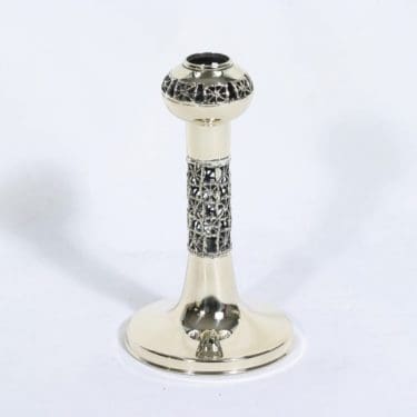 Turun Hopea Studio Sarpaneva kynttilänjalka, pronssi, suunnittelija Pentti Sarpaneva, pronssi, uustuotanto