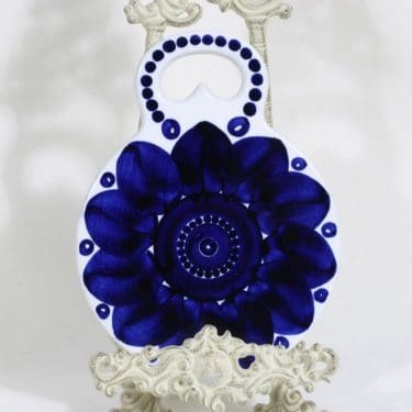 Arabia Valencia talouslevy, käsinmaalattu, suunnittelija Ulla Procope, käsinmaalattu, signeerattu