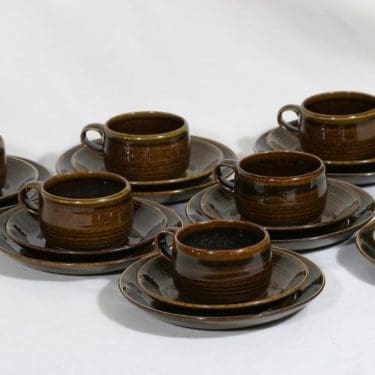 Arabia Mahonki kupit ja lautaset, ruskea, 7 kpl, suunnittelija Ulla Procope,