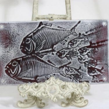 Arabia seinälaatta, käsinmaalattu, suunnittelija Maj-Britt Heilimo, käsinmaalattu, signeerattu