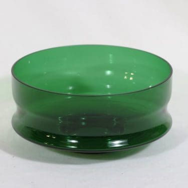 Riihimäen lasi Erkki malja, vihreä, suunnittelija Erkkitapio Siiroinen,