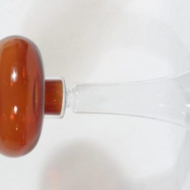 Riihimäen lasi Majakka kynttilälyhty, kirkas-rubiininpunainen, suunnittelija Nanny Still,