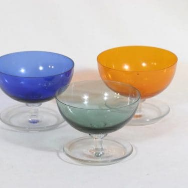 Nuutajärvi Jäätelömalja annosmaljat, eri värejä, 3 kpl, suunnittelija Saara Hopea,