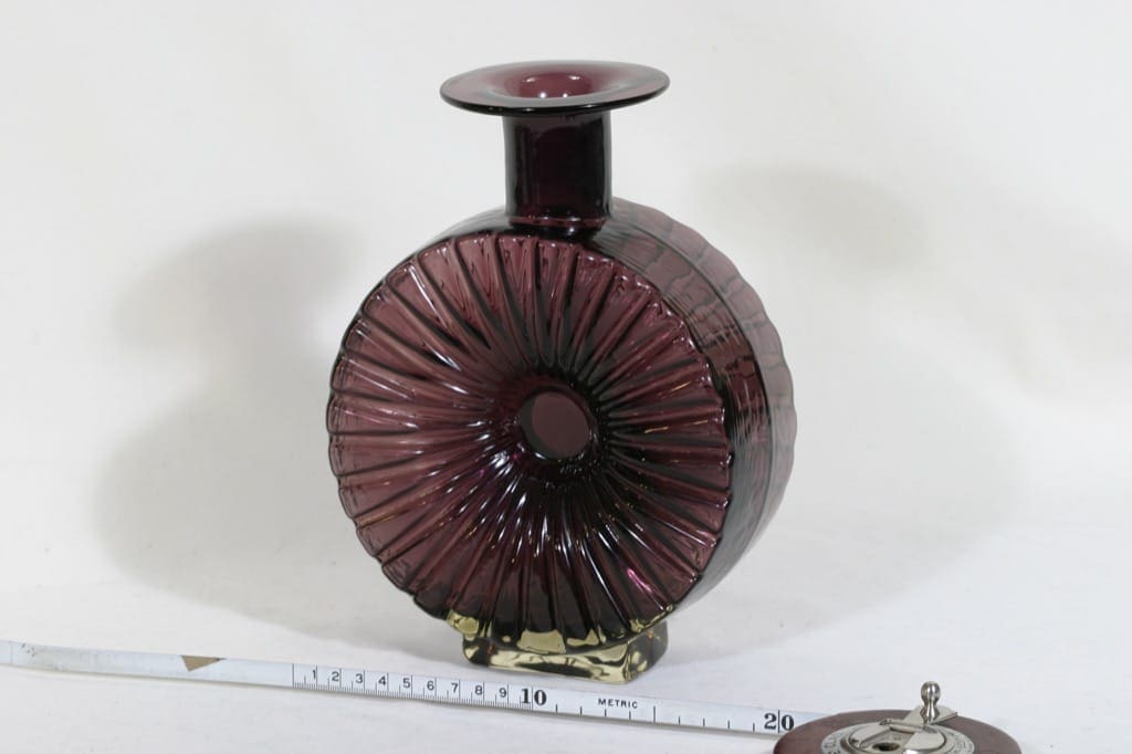 Riihimäen lasi Aurinkopullo koristepullo, koko 3/4, suunnittelija Helena Tynell, koko 3/4, tumma XVII kuva 2