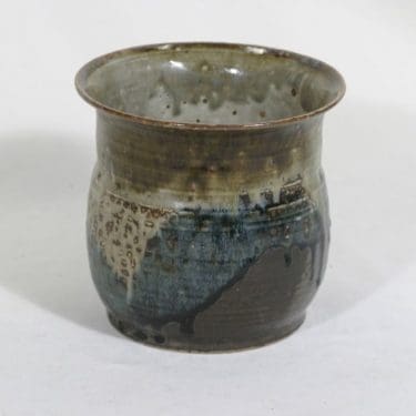 Arabia maljakko, käsinmaalattu, suunnittelija Liisa Hallamaa, käsinmaalattu, signeerattu