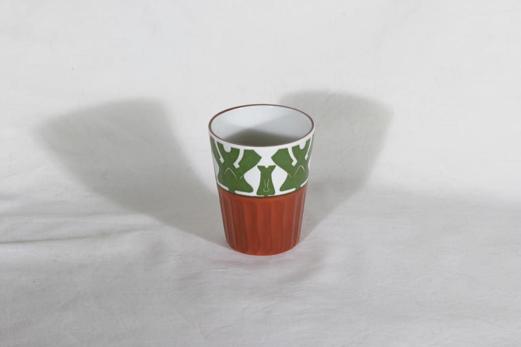 Arabia Fennia pikari, käsinmaalattu, suunnittelija , käsinmaalattu