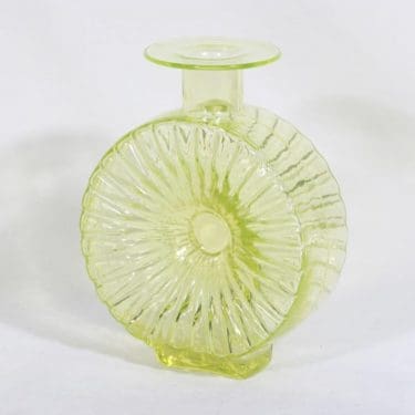 Riihimäen lasi Aurinkopullo koristepullo, keltainen, suunnittelija Helena Tynell, sävy II