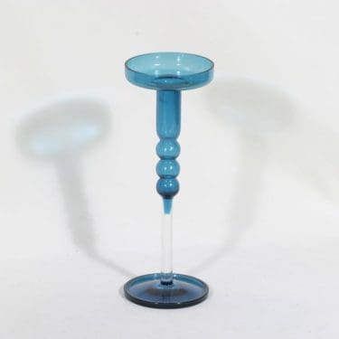 Riihimäen lasi Tzarina kynttilänjalka, sininen, suunnittelija Nanny Still, signeerattu