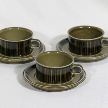 Arabia Kosmos teekupit, käsinmaalattu, 3 kpl, suunnittelija Gunvor Olin-Grönqvist, käsinmaalattu