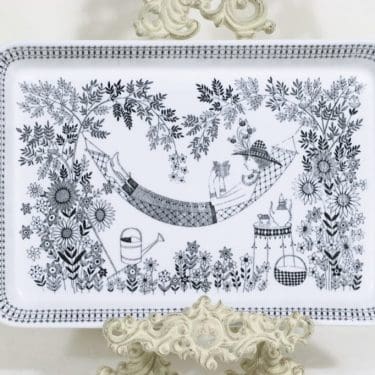 Arabia Emilia paistivati, suunnittelija Raija Uosikkinen, kuparipainokoriste