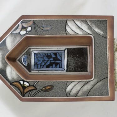 Arabia seinälampetti, Kirkon ikkuna, suunnittelija Heljä Liukko-Sundström, Kirkon ikkuna, suuri, signeerattu