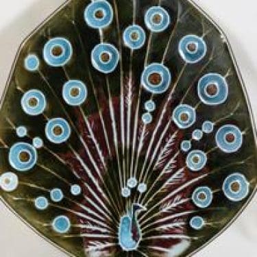 Arabia Riikinkukko seinälaatta, käsinmaalattu, suunnittelija Raija Uosikkinen, käsinmaalattu, massiivinen, signeerattu