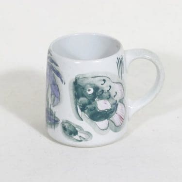 Arabia Crayfish muki, 40 cl, suunnittelija Anja Juurikkala, 40 cl, käsinmaalattu