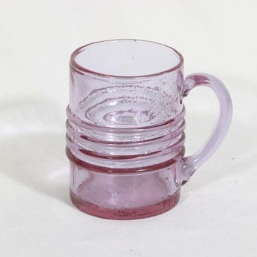 Riihimäen lasi Rengas kolpakko, vaaleanpunainen, suunnittelija Tamara Aladin,