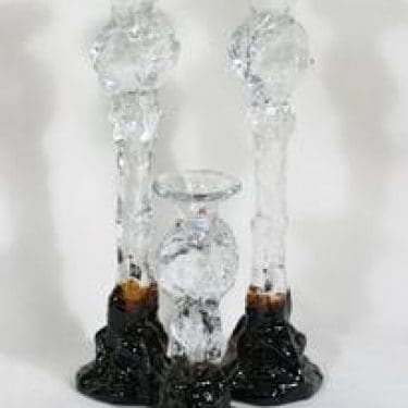 Humppila Kasvimaalla kynttilänjalat, signeerattu, 3 kpl, suunnittelija Pertti Santalahti, signeerattu, suuri