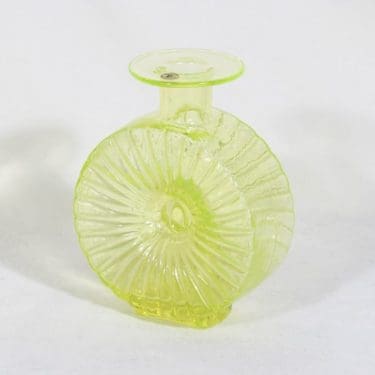 Riihimäen lasi Aurinkopullo koristepullo, keltainen, suunnittelija Helena Tynell, sävy II