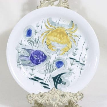 Arabia Crayfish lautanen, käsinmaalattu, suunnittelija Anja Juurikkala, käsinmaalattu