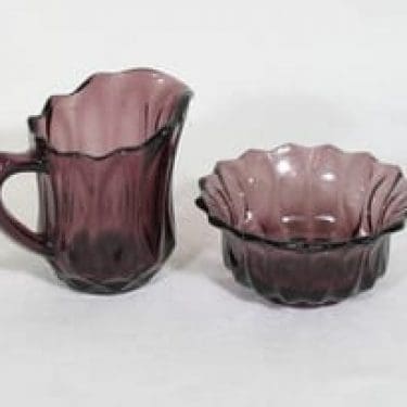 Karhula sokerikko ja kermakko, lila, suunnittelija ,