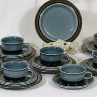 Arabia Meri teekupit ja lautaset, 7 kpl, suunnittelija Ulla Procope, raitakoriste