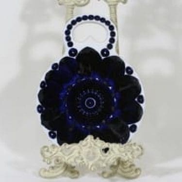 Arabia Valencia talouslevy, käsinmaalattu, suunnittelija Ulla Procope, käsinmaalattu, signeerattu