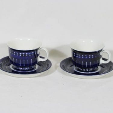 Arabia Valencia kahvikupit, 16 cl, 2 kpl, suunnittelija Ulla Procope, 16 cl, käsinmaalattu, signeerattu