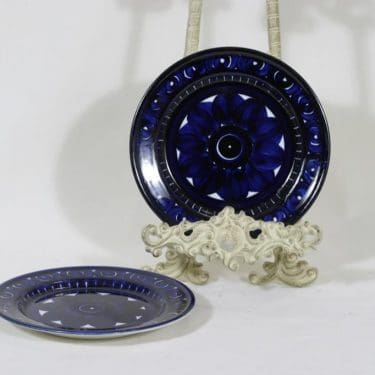 Arabia Valencia lautaset, pieni, 2 kpl, suunnittelija Ulla Procope, pieni, käsinmaalattu, signeerattu