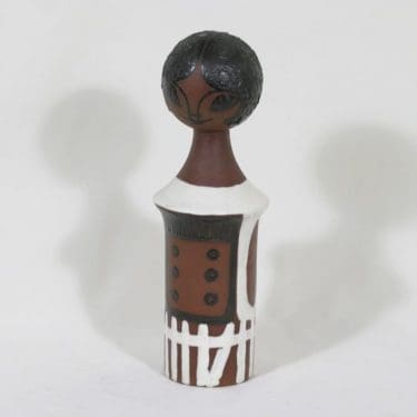 Kupittaan savi keramiikkanukke, käsinmaalattu, suunnittelija Orvokki Laine, käsinmaalattu, suuri, signeerattu