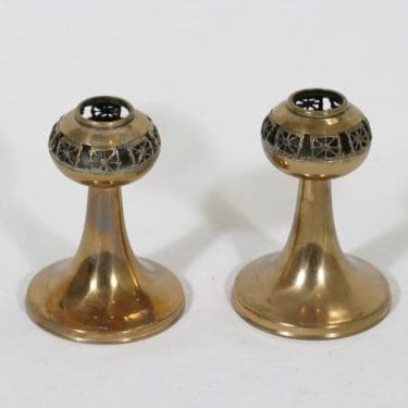 Turun hopea 1961/S kynttilänjalat, 2 kpl, suunnittelija Pentti Sarpaneva, pieni