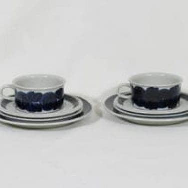 Arabia Anemone teekupit ja lautaset, käsinmaalattu, 2 kpl, suunnittelija Ulla Procope, käsinmaalattu, signeerattu