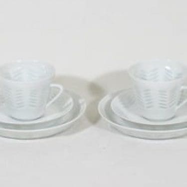 Arabia FK/65-66 kahvikupit ja lautaset, 15 cl, 2 kpl, suunnittelija Friedl Holzer-Kjellberg, 15 cl, riisiposliini, massasigneerattu