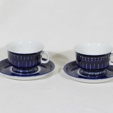 Arabia Valencia teekupit, 22.5 cl, 2 kpl, suunnittelija Ulla Procope, 22.5 cl, käsinmaalattu, signeerattu