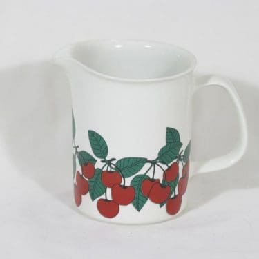 Arabia Kirsikka kaadin, 1 l, suunnittelija Inkeri Seppälä, 1 l, serikuva