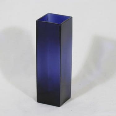 Nuutajärvi maljakko, lila, suunnittelija Kaj Franck,