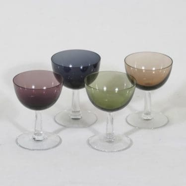 Nuutajärvi 1125 lasit, 8 cl, 4 kpl, suunnittelija Saara Hopea, 8 cl
