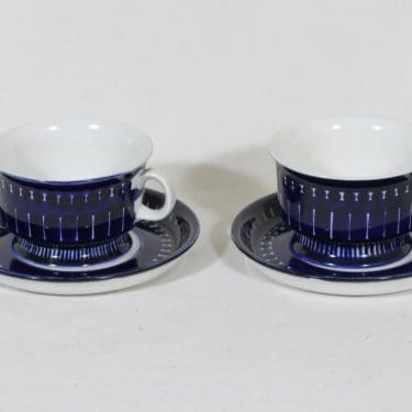 Arabia Valencia teekupit, 22.5 cl, 2 kpl, suunnittelija Ulla Procope, 22.5 cl, käsinmaalattu, signeerattu