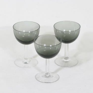 Nuutajärvi 1125 liköörilasit, harmaa, 3 kpl, suunnittelija Saara Hopea,