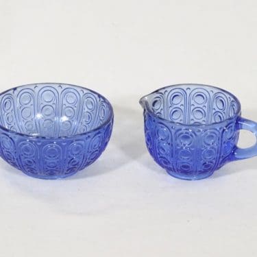 Riihimäen lasi Riikinkukko sokerikko ja kermakko, sininen, suunnittelija Nanny Still,