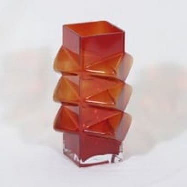 Riihimäen lasi Pablo maljakko, punainen, suunnittelija Erkkitapio Siiroinen,