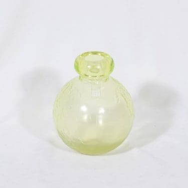 Riihimäen lasi Tellus koristepullo, keltainen, suunnittelija Erkkitapio Siiroinen,