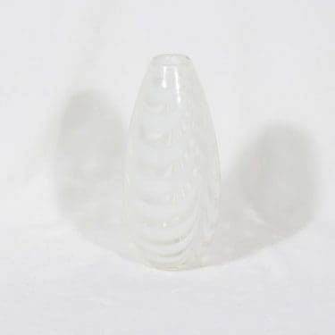 Kumela 2003 maljakko, signeerattu, suunnittelija Maija Carlson, signeerattu, nauhakoriste