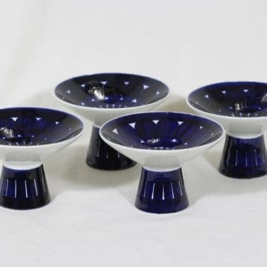 Arabia Valencia kynttilänjalat, käsinmaalattu, 4 kpl, suunnittelija Ulla Procope, signeerattu